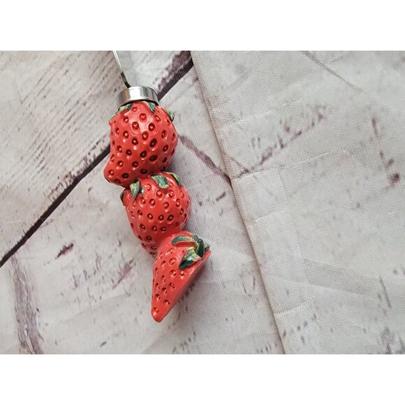 Studio Art Pottery Wavy Dish 7in Tan Pressed Leaf & Berries Pattern Signed - Picture 3 of 10